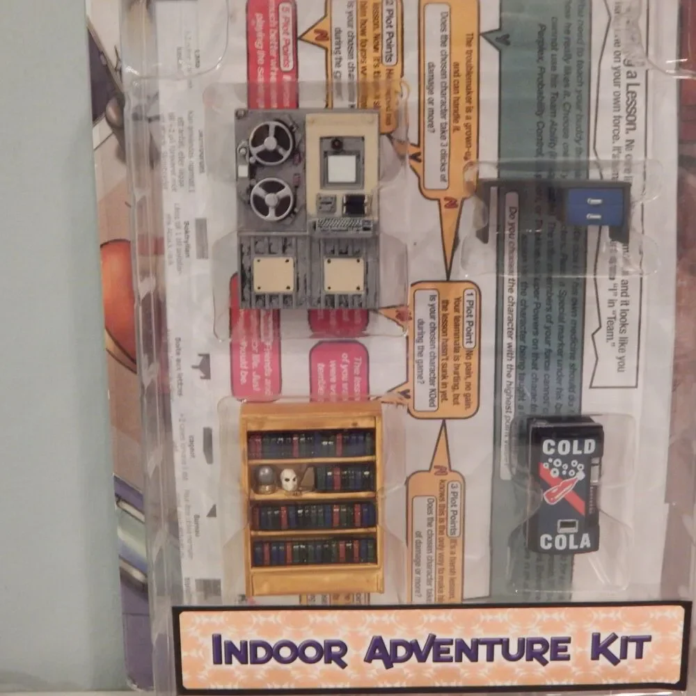 NEW Heroclix INDOOR Adventure Kit Marvel DC Wizkids Collectible Miniatures Game